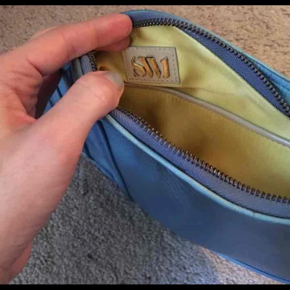 Stuart Weitzman Sea Shell Purse - Picture 3 of 4